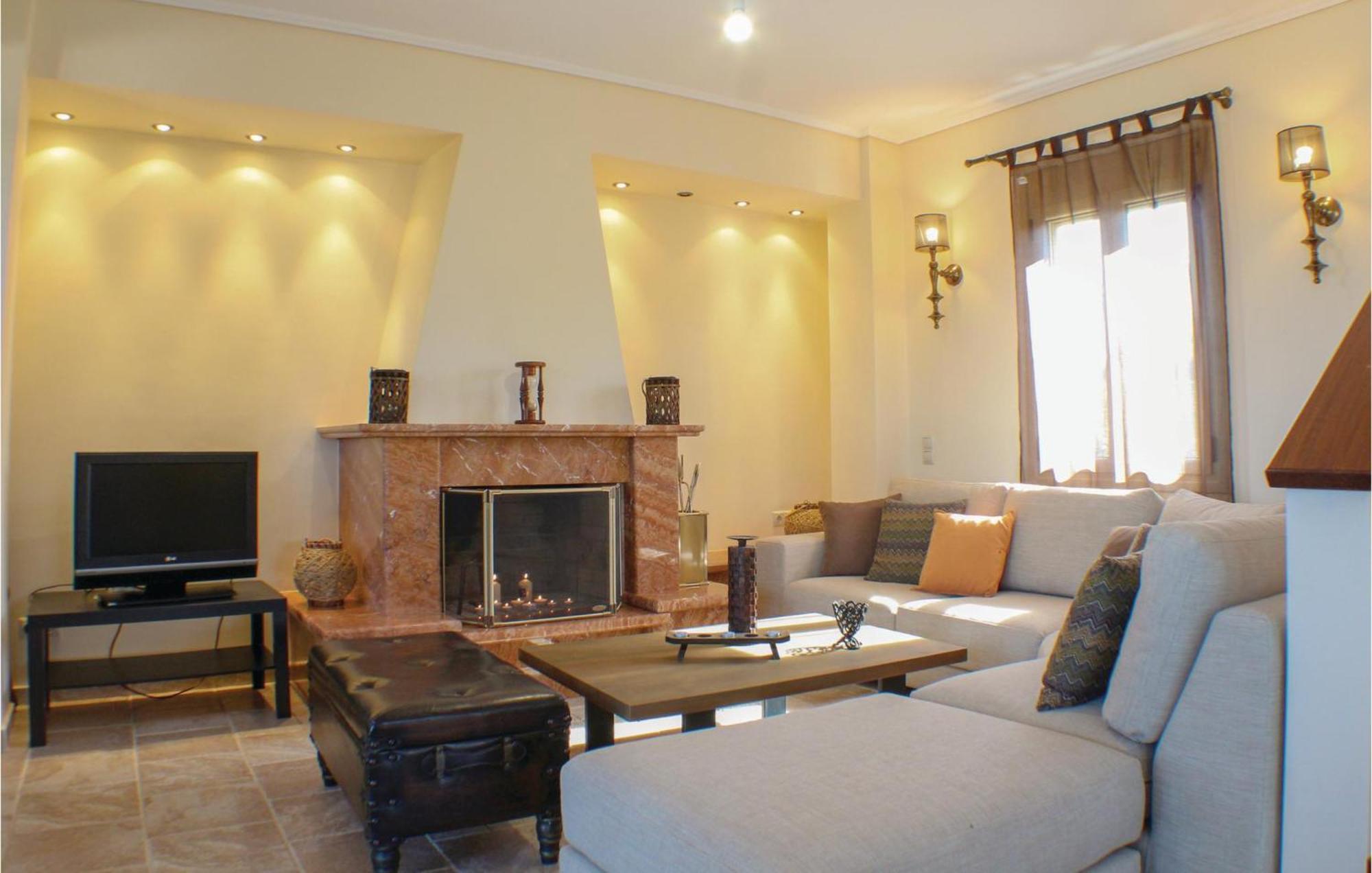 Amazing Home In Koroni With Wifi Luaran gambar