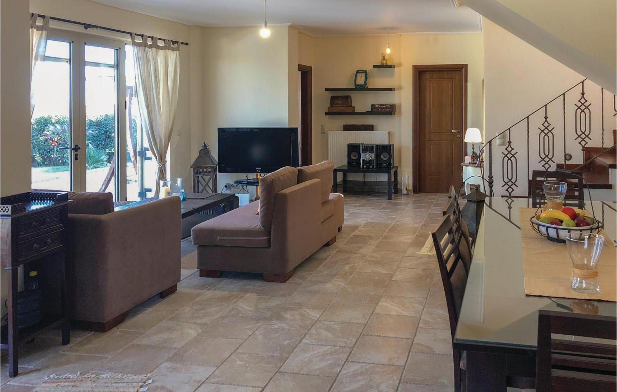 Amazing Home In Koroni With Wifi Luaran gambar