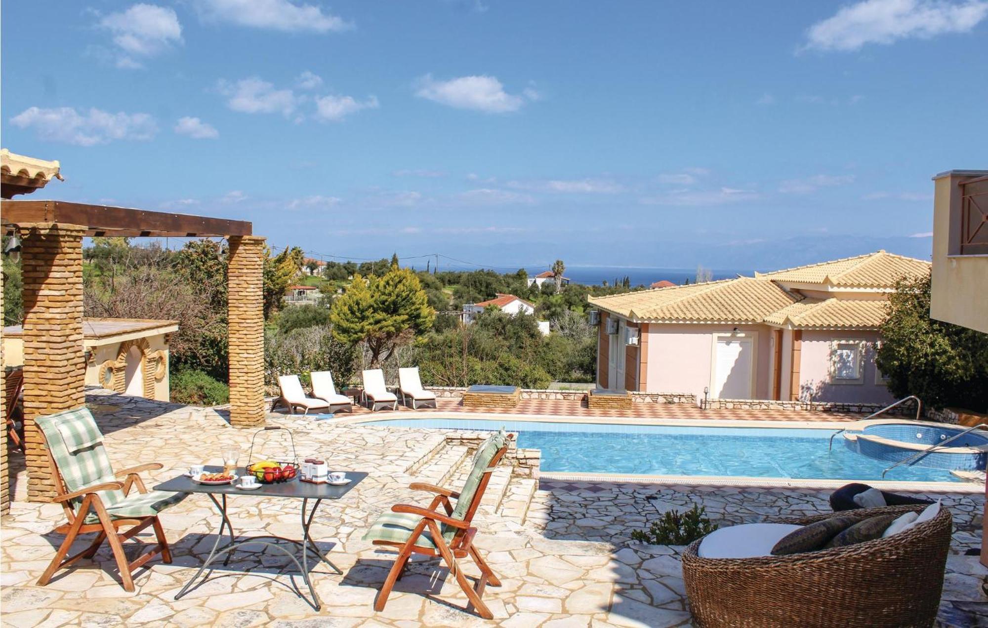 Amazing Home In Koroni With Wifi Luaran gambar