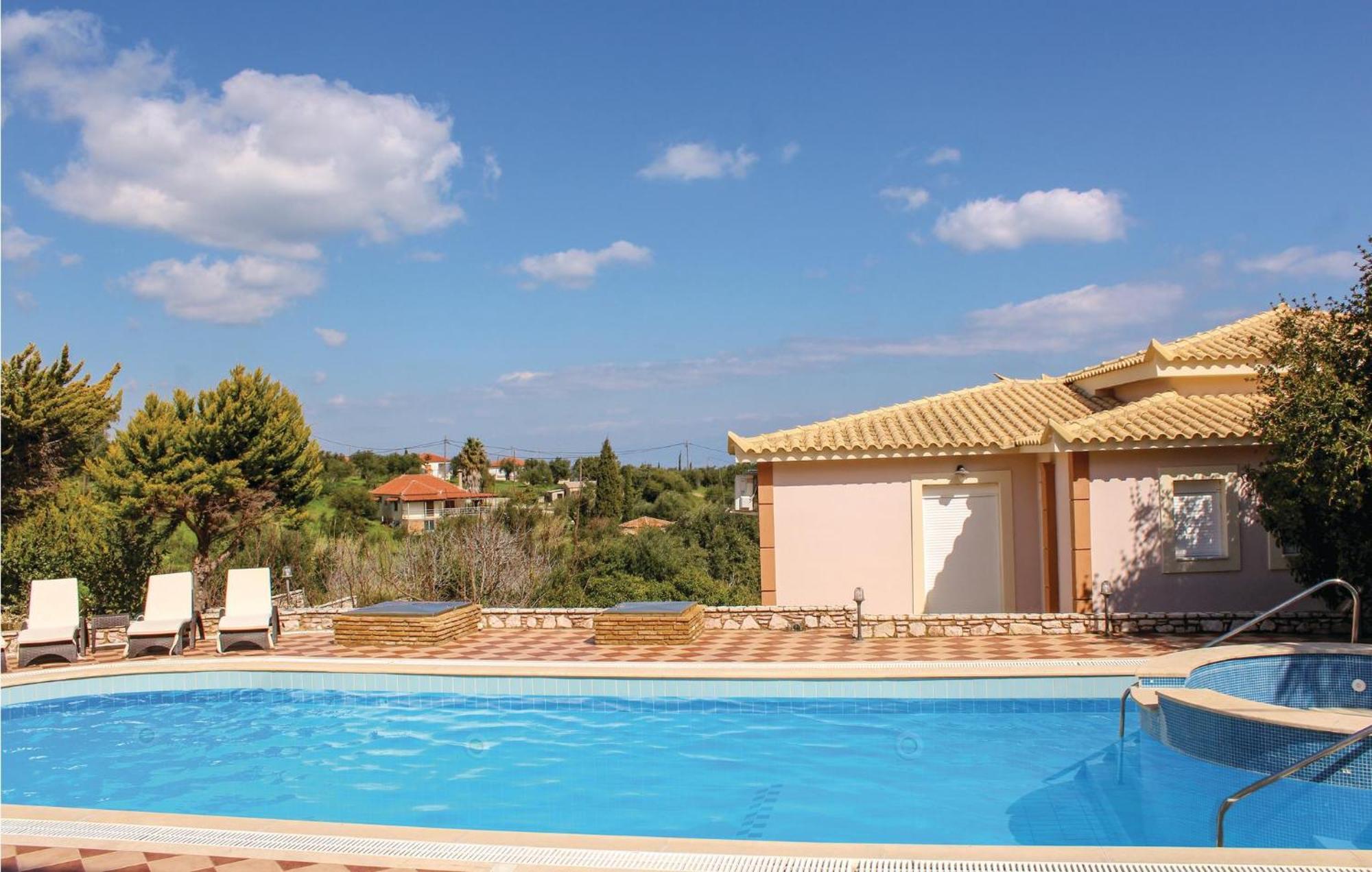 Amazing Home In Koroni With Wifi Luaran gambar