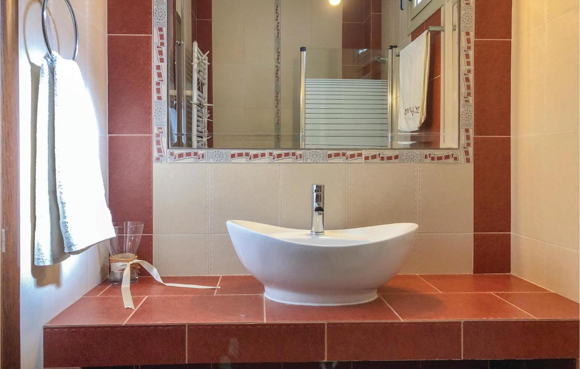 Amazing Home In Koroni With Wifi Luaran gambar