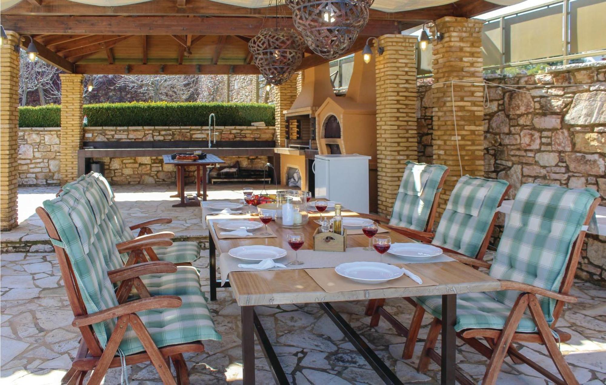 Amazing Home In Koroni With Wifi Luaran gambar