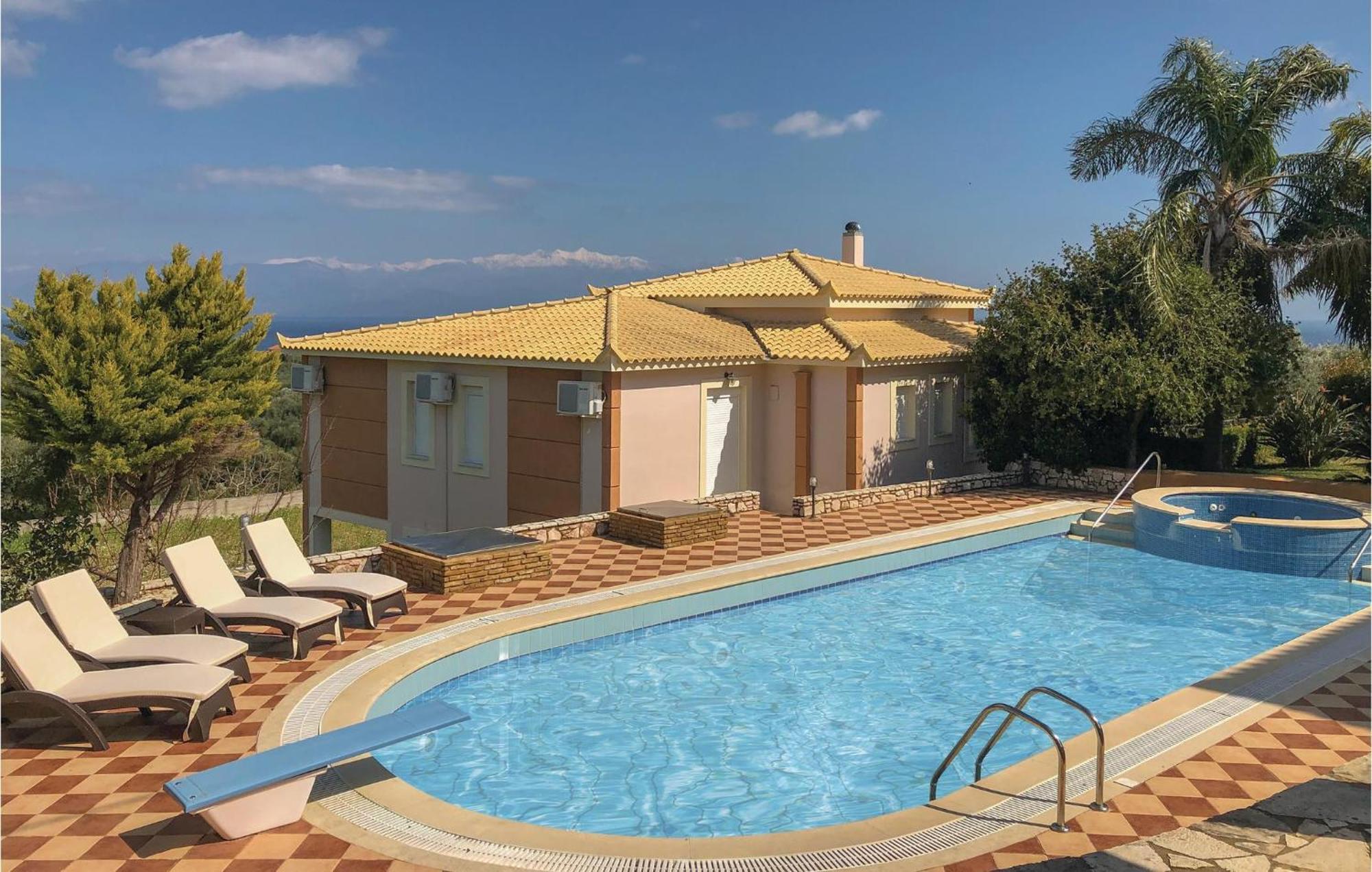 Amazing Home In Koroni With Wifi Luaran gambar