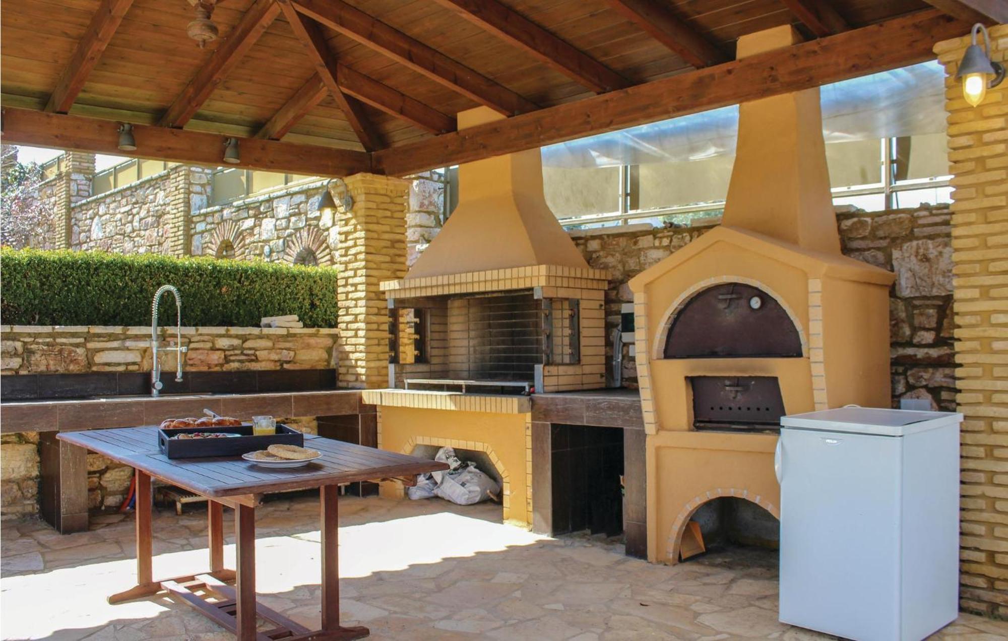 Amazing Home In Koroni With Wifi Luaran gambar