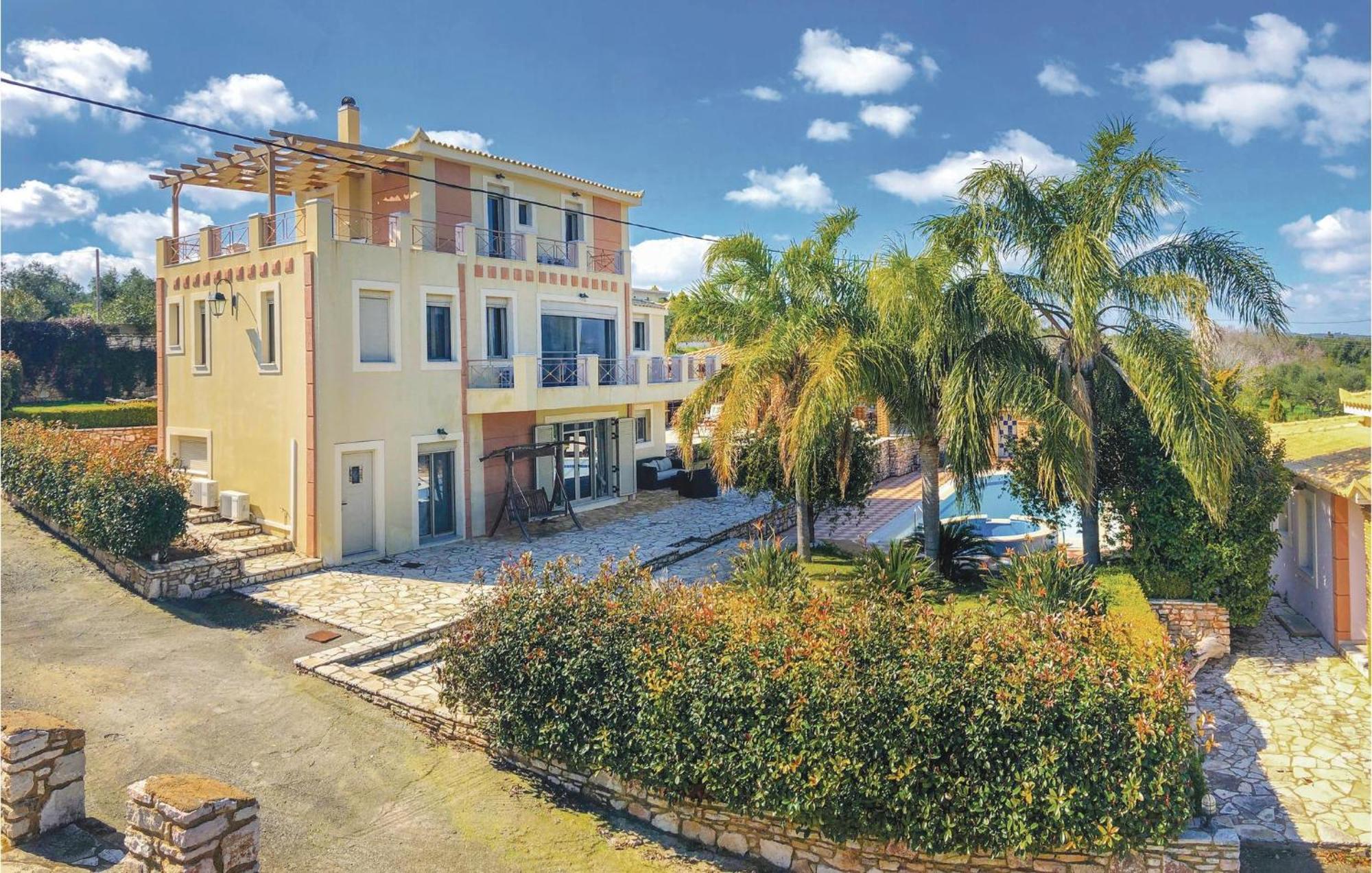 Amazing Home In Koroni With Wifi Luaran gambar